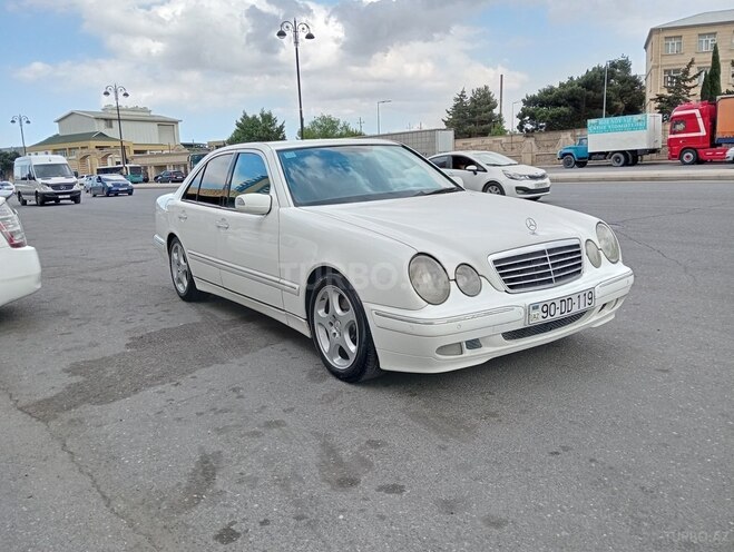 Mercedes E 320