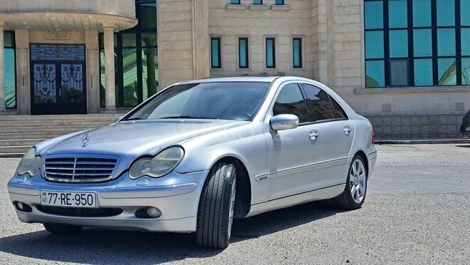 Mercedes C 240