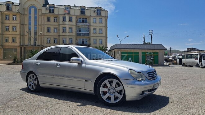 Mercedes C 240