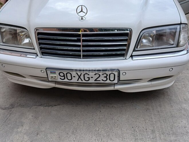 Mercedes C 230