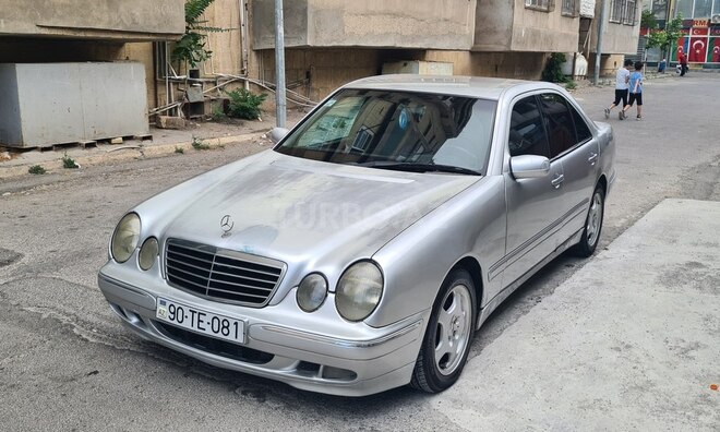 Mercedes E 270