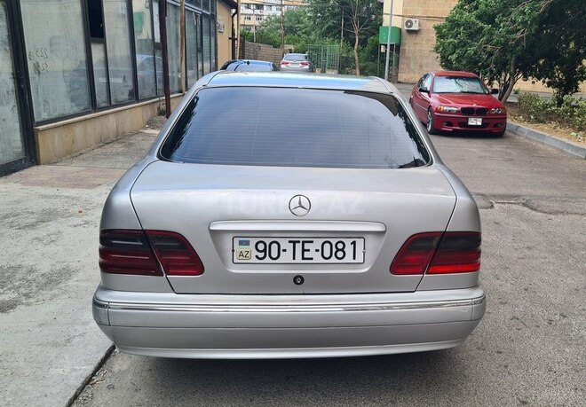 Mercedes E 270