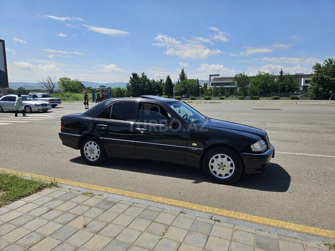 Mercedes C 240