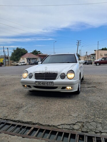 Mercedes E 200