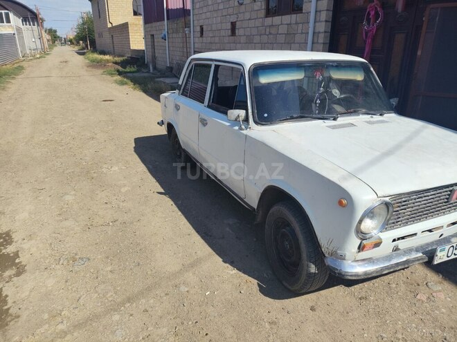 LADA (VAZ) 21011