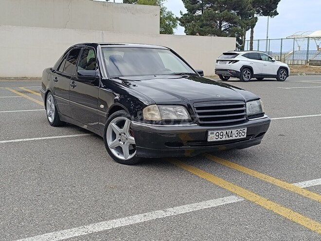 Mercedes C 200