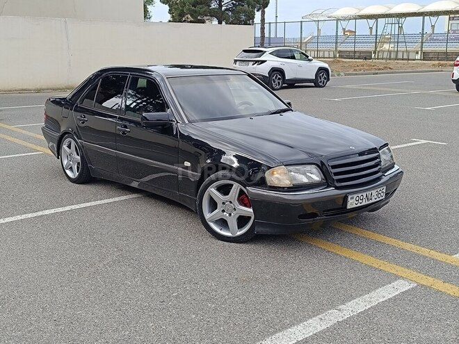 Mercedes C 200