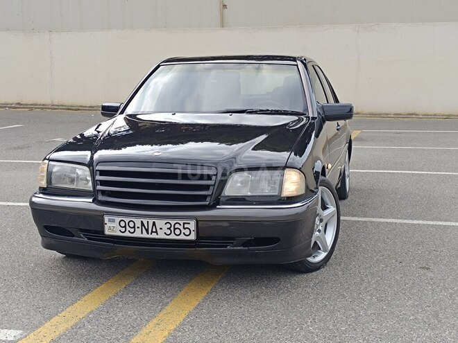 Mercedes C 200