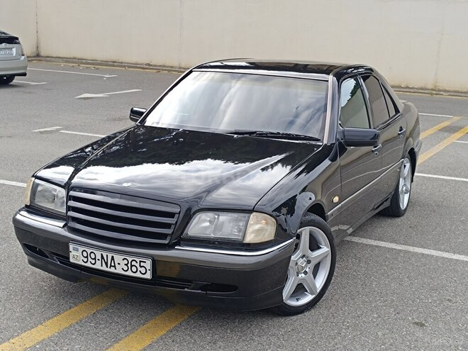 Mercedes C 200