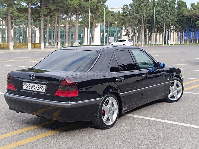 Mercedes C 200