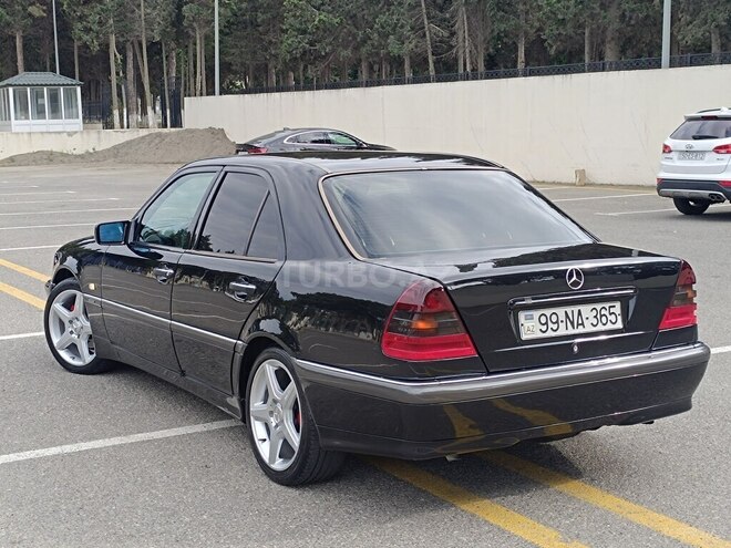 Mercedes C 200