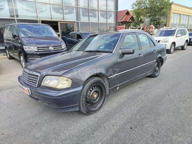 Mercedes C 200