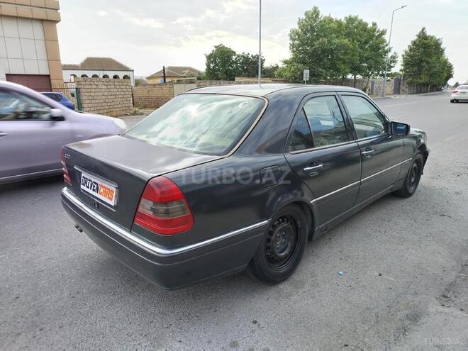 Mercedes C 200