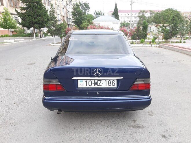 Mercedes E 200