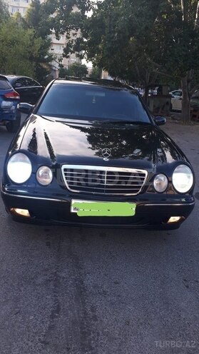 Mercedes E 240