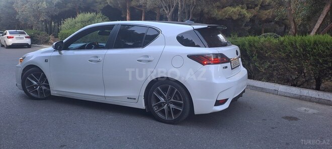 Lexus CT 200h