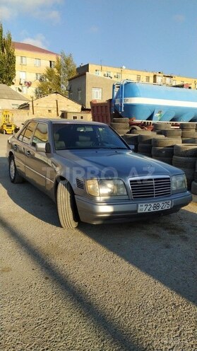 Mercedes E 220