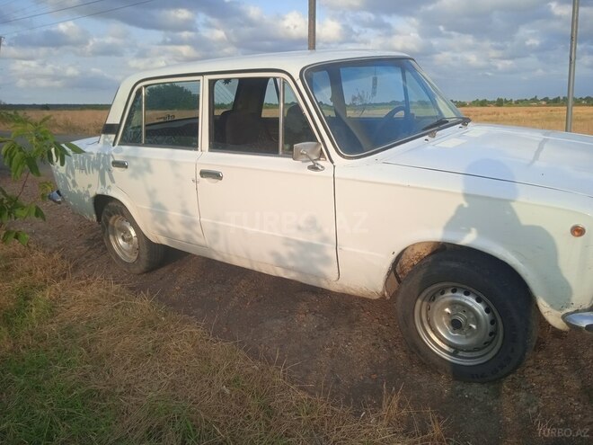 LADA (VAZ) 21011