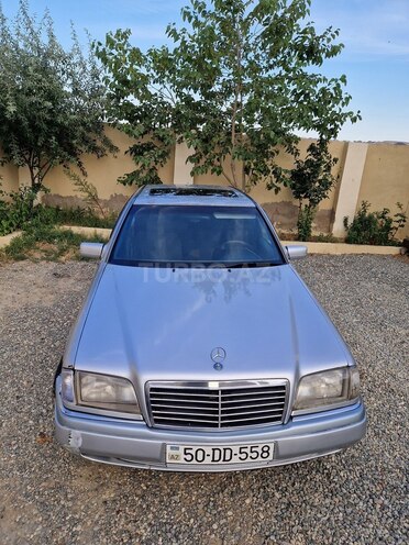 Mercedes C 200