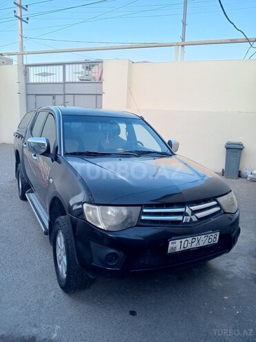 Mitsubishi L200 2011, 305,000 km - 2.5 l - Bakı