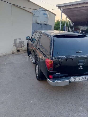 Mitsubishi L200 2011, 305,000 km - 2.5 l - Bakı