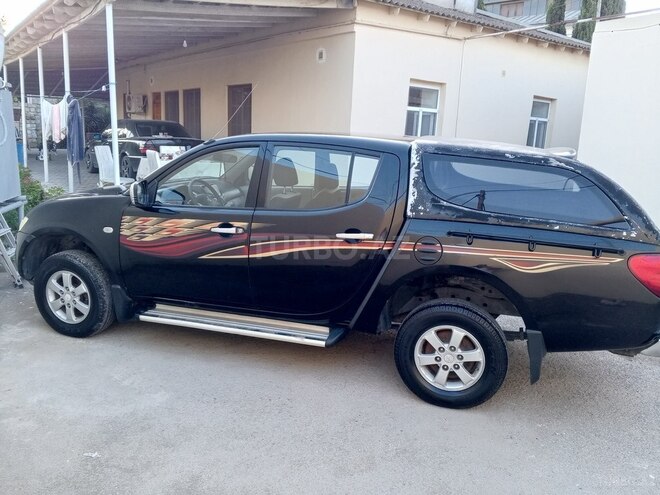 Mitsubishi L200 2011, 305,000 km - 2.5 l - Bakı