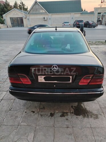 Mercedes E 270