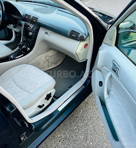 Mercedes C 200