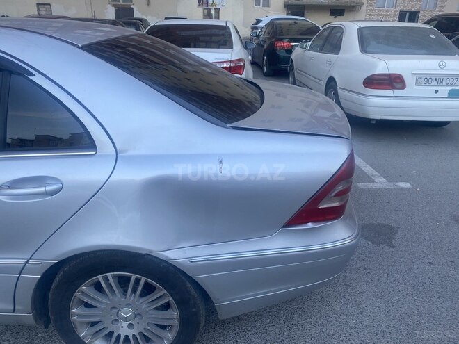 Mercedes C 200