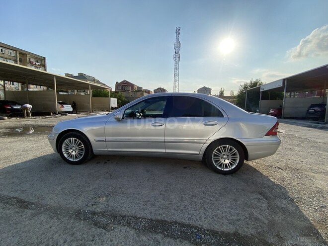 Mercedes C 200