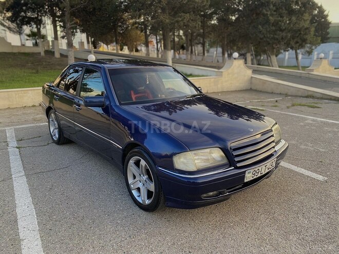 Mercedes C 200