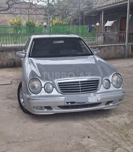 Mercedes E 240