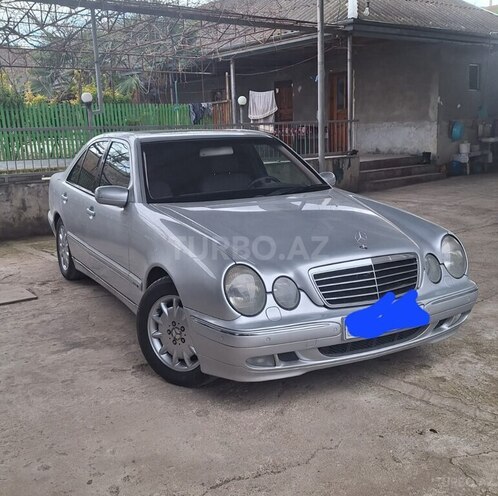 Mercedes E 240