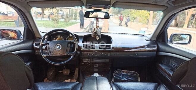 BMW 745 2003, 288,000 km - 4.4 l - Bakı