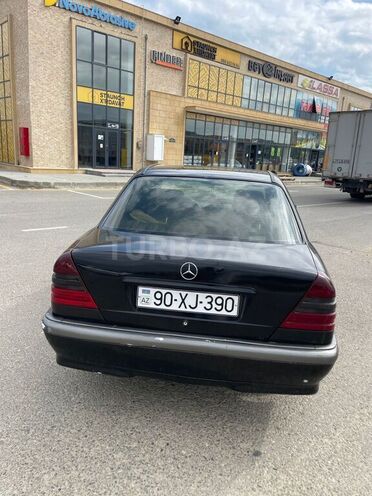 Mercedes C 180