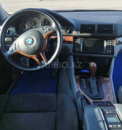 BMW 528