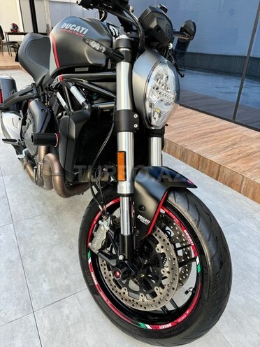 Ducati Monster 821 Stealth-4