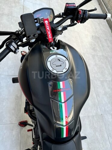 Ducati Monster 821 Stealth-19