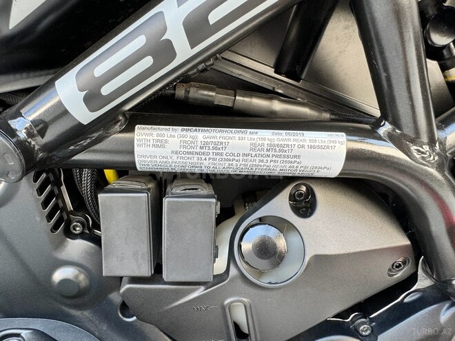 Ducati Monster 821 Stealth-20