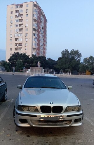 BMW 523