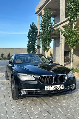 BMW 740