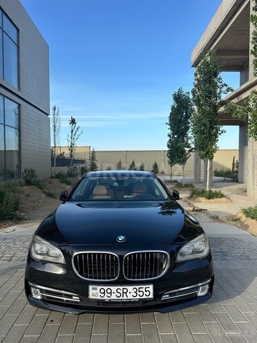 BMW 740