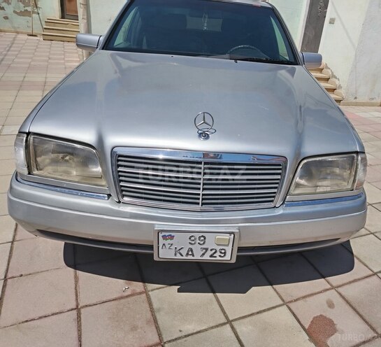 Mercedes C 200