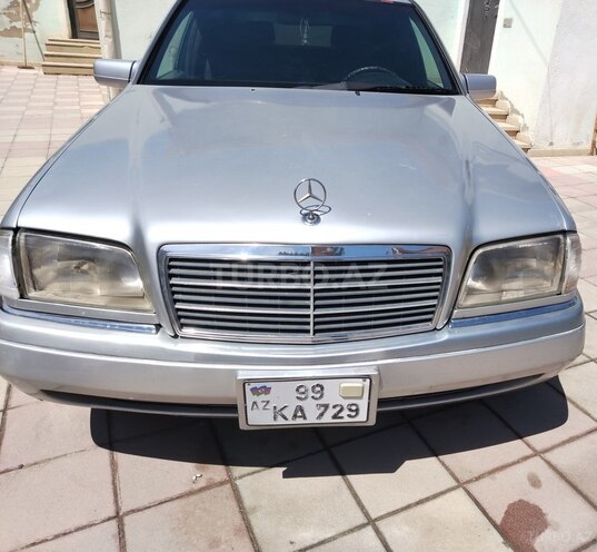 Mercedes C 200