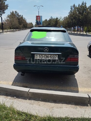 Mercedes E 300