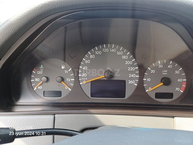 Mercedes E 240 1999, 327,455 km - 2.4 l - Bərdə