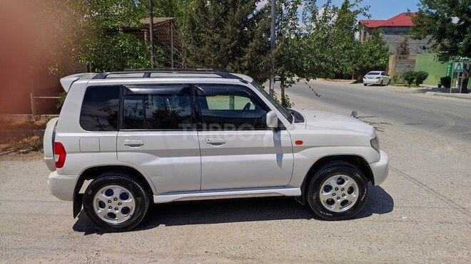 Mitsubishi Pajero io