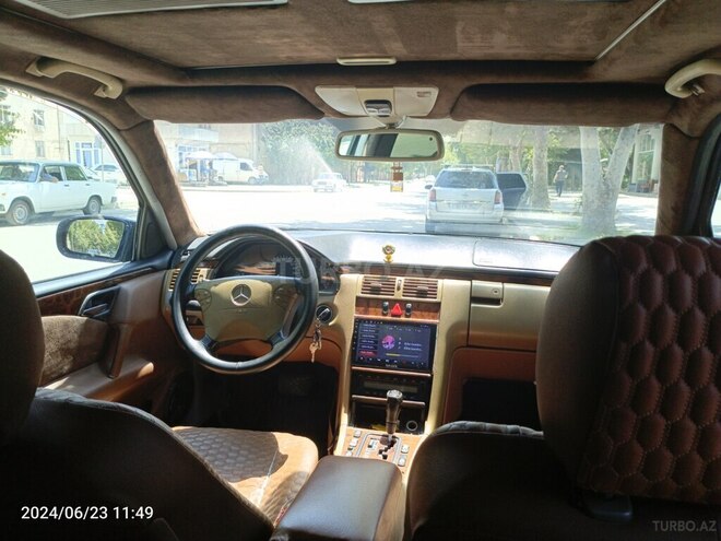 Mercedes E 240 1999, 498 km - 0.1 l - Mingəçevir