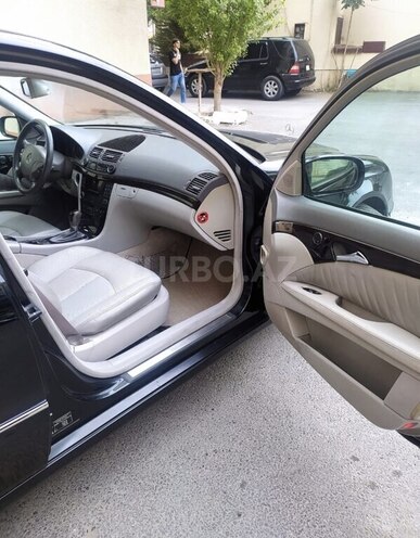 Mercedes E 320 2002, 205,000 km - 3.2 l - Bakı