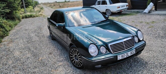 Mercedes E 230